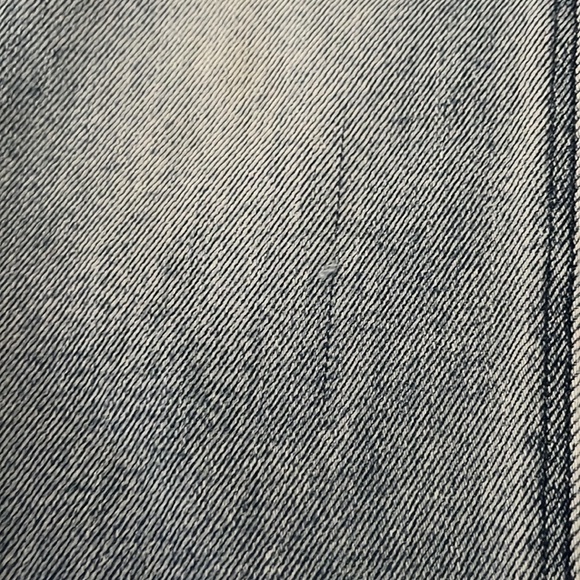 I am selling my old American eagle pants that don’t fit me - Picture 3 of 3